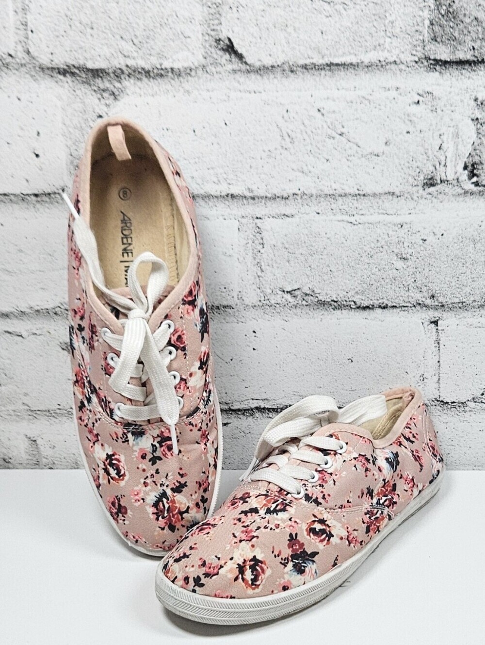 Ardene Pink Floral Canvas Lace Up Sneakers Women's Size 8 Casual Shoes